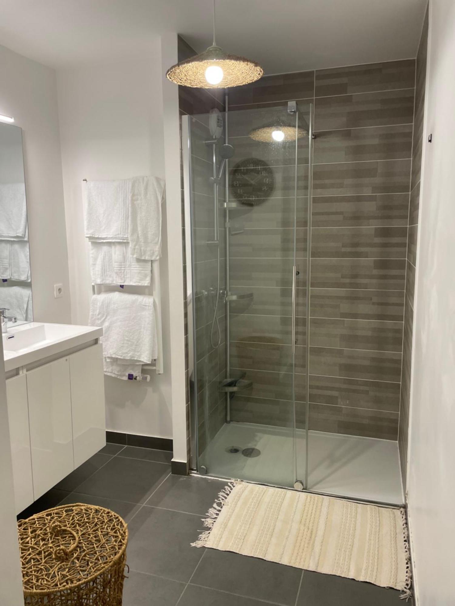 סן-קואן Sweet Escape Paris Centre - 3 Bds- Terrasse - Stade De France - Montmartre מראה חיצוני תמונה